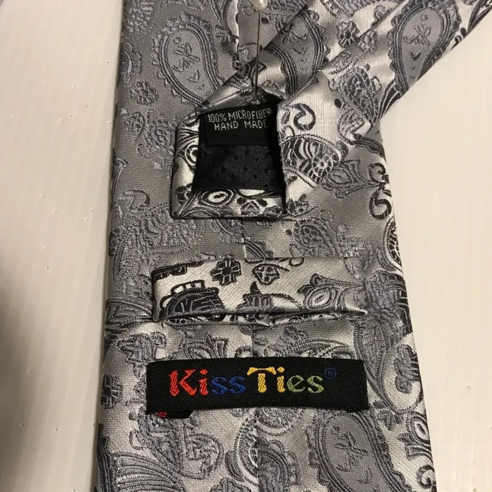 Kiss Ties Silver Paisley Classic Wide Necktie